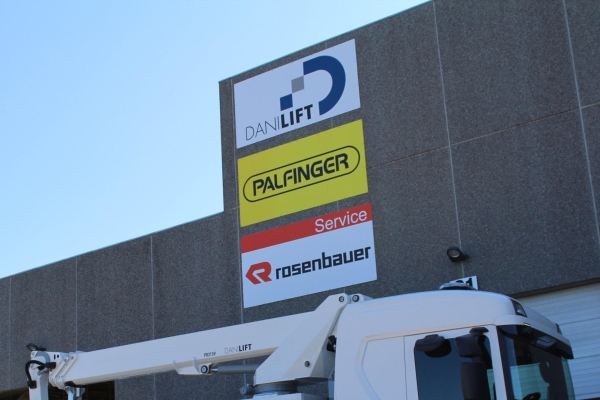 Danilift A/S afvikler forhandlerskab af Palfinger lifte, men vil fortsat fungere som servicepartner